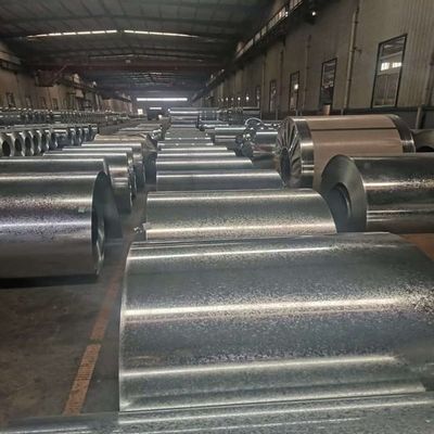 Op maat gemaakte Dx51d Dx52d Dx53d q235 gegalvaniseerde stalen spoel met regelmatige spangel en licht geoliede of niet-geoliede oppervlakte