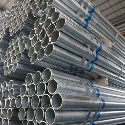 Het maken van gegolfde platen Kies onze 6 meter gegalvaniseerde stalen buis met strenge testen en verzekering