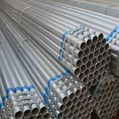 Het maken van gegolfde platen Kies onze 6 meter gegalvaniseerde stalen buis met strenge testen en verzekering