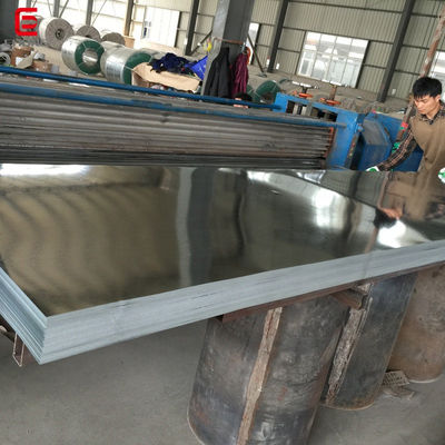 Dx51d Dx52d Dx53d Warm gedompeld gegalvaniseerd stalen plaat 0,35 mm met licht geoliede techniek op basis van koude gewalste techniek