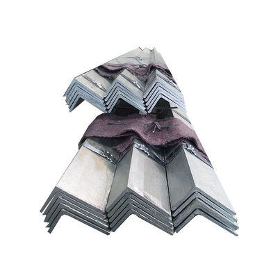 Concurrerend 100x100x10mm staalhoek met en shop primer en shot blasting legering en AISI ASTM BS DIN GB JIS EN standaard